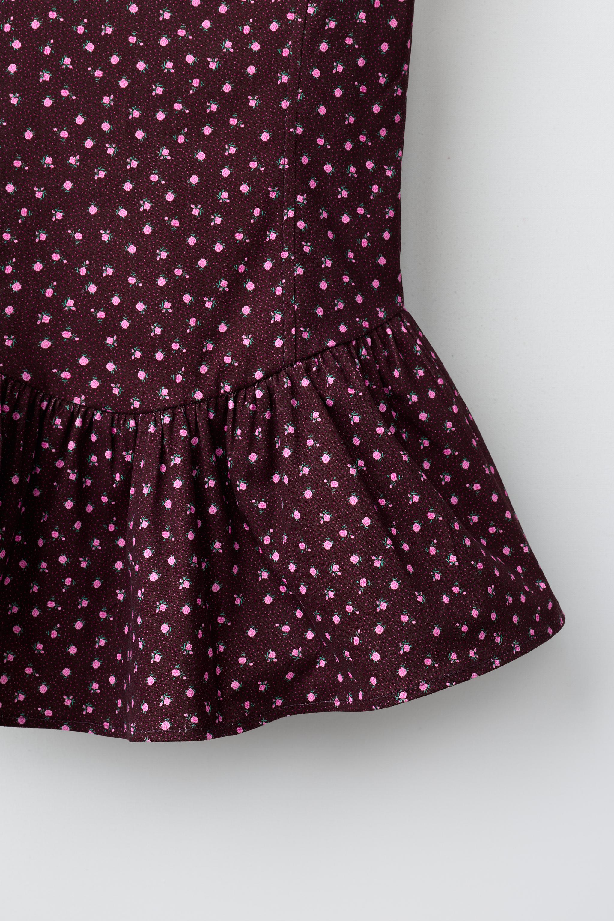 ROBE À FLEURS ET VOLANTS